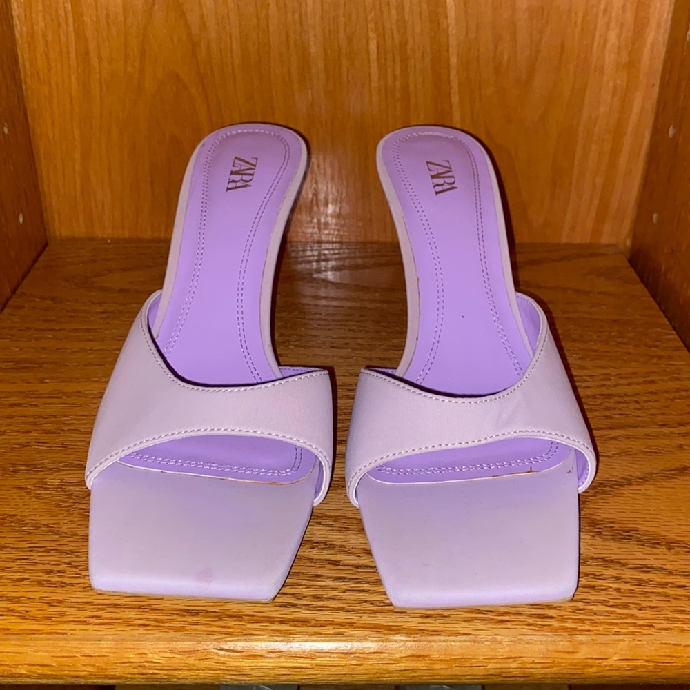 Size 8 purple Zara kitten heels